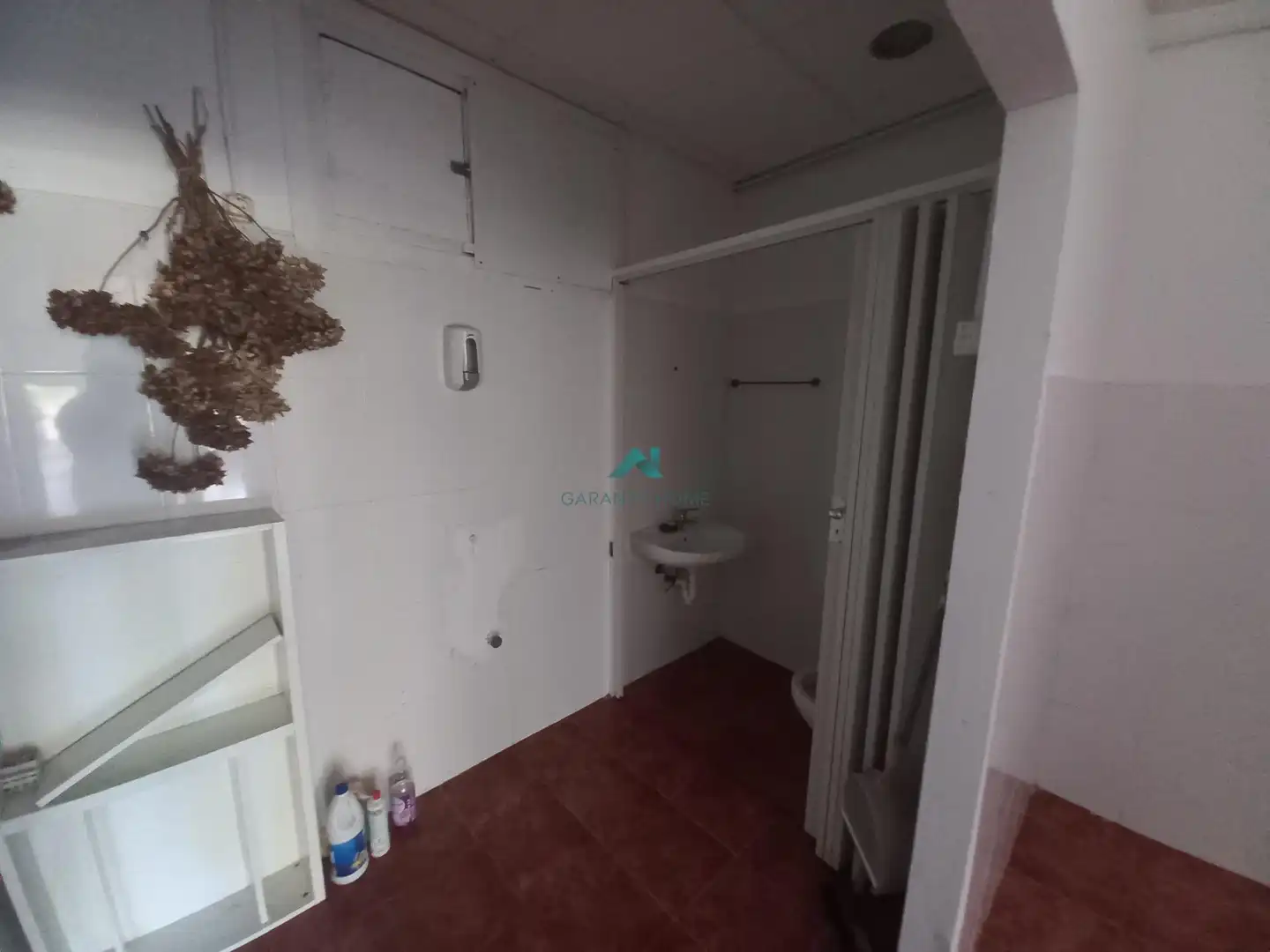 Badezimmer von Geschaftsraum zur Miete in Limpias