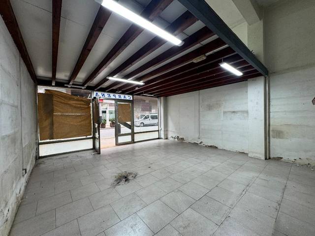 Local comercial en Alquiler en Calle de José María Pereda, 24 en Inmobiliaria - Barreda