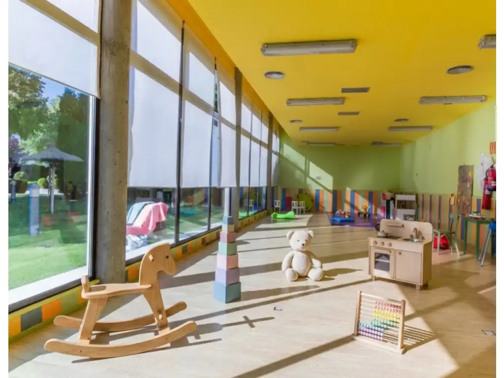 Dúplex de lloguer a Avenida Principe de Asturias, Zona Monte El Pilar