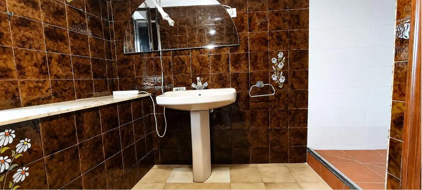 Badezimmer von Wohnung zum Verkauf in Torrelavega 