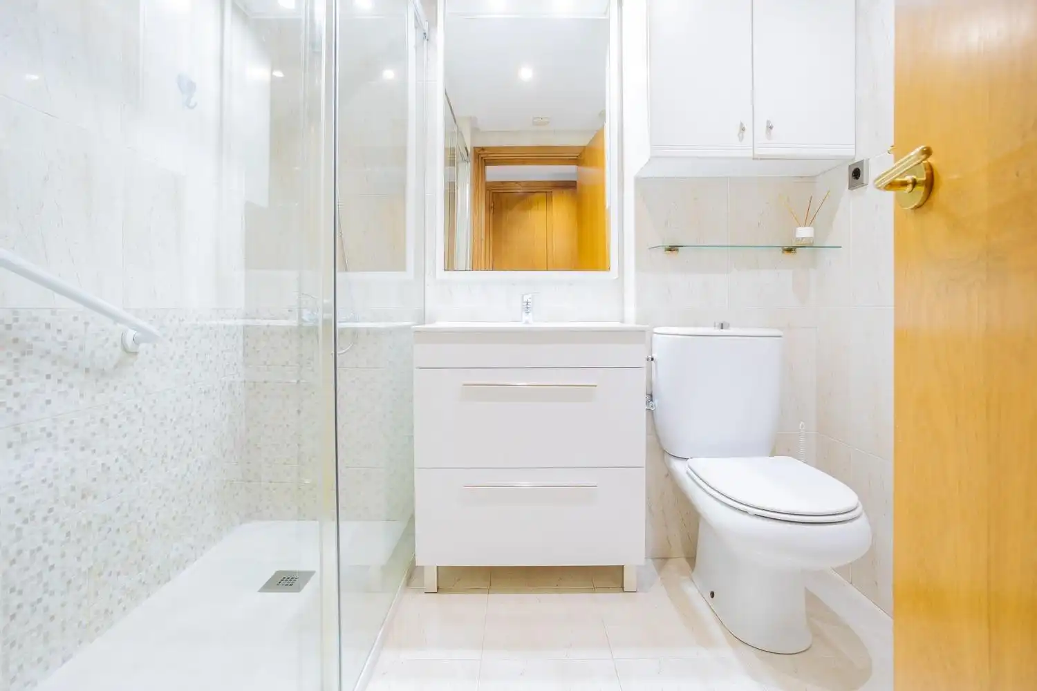 Bathroom of Flat for sale in Murcia  with Air Conditioner, Terrace and Storage room