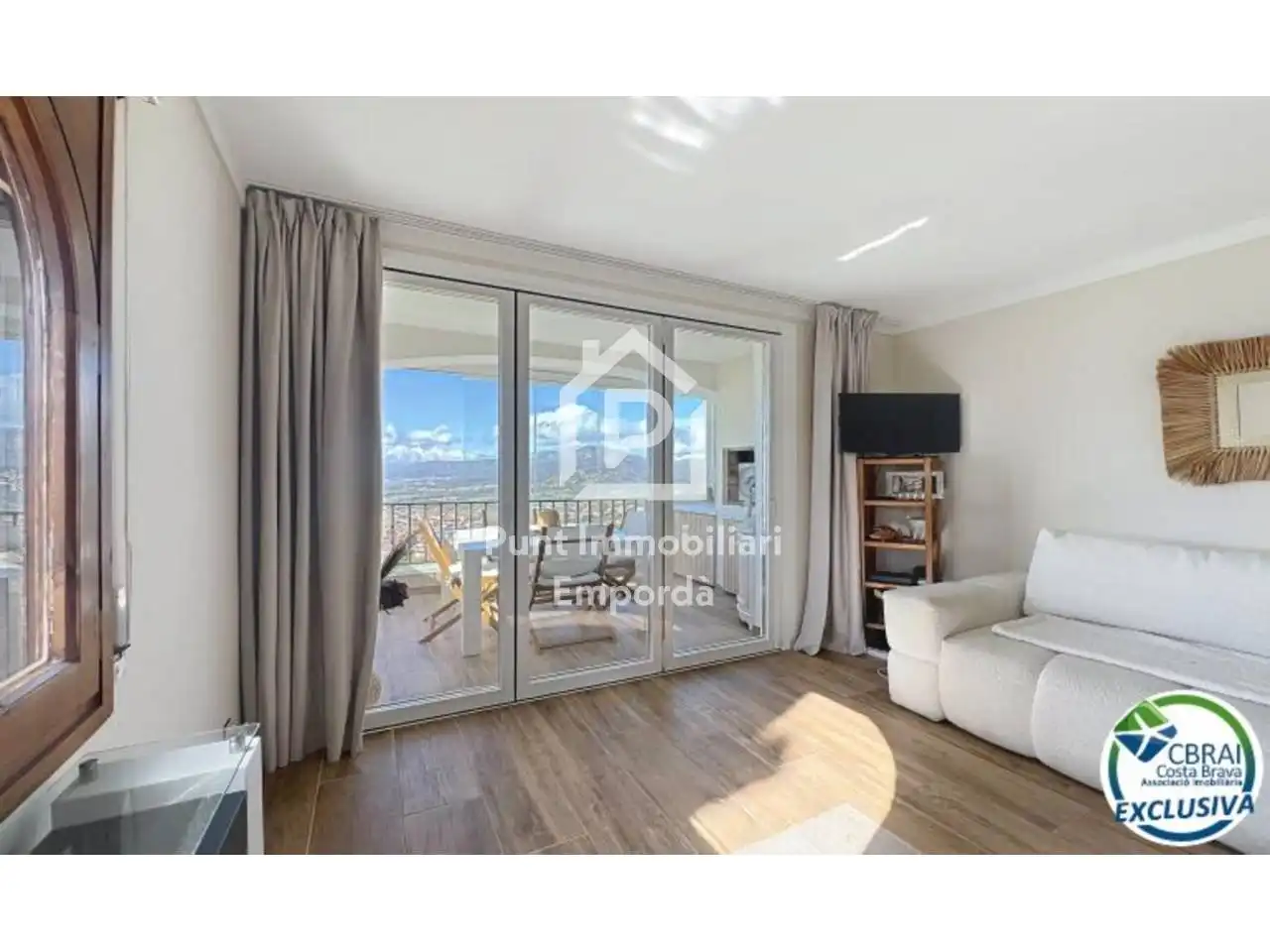 Terrassa de Apartament en venda en Roses amb Parquet, Terrassa i Moblat