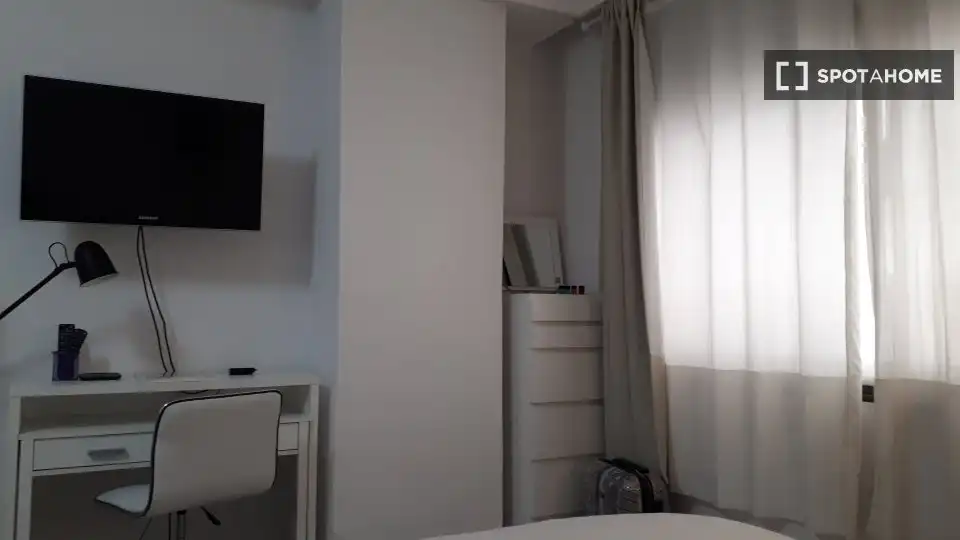 Bedroom of Apartments for share in Madrid  with Air Conditioner, Terrace and Furnished