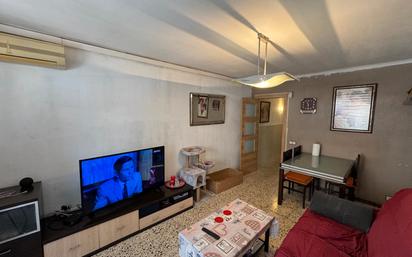 Sala d'estar de Pis en venda en Badalona amb Aire condicionat, Moblat i Forn
