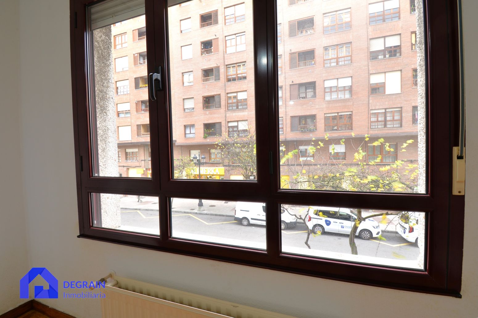 Vista exterior de Piso en venta en Oviedo  con Calefacción y Trastero