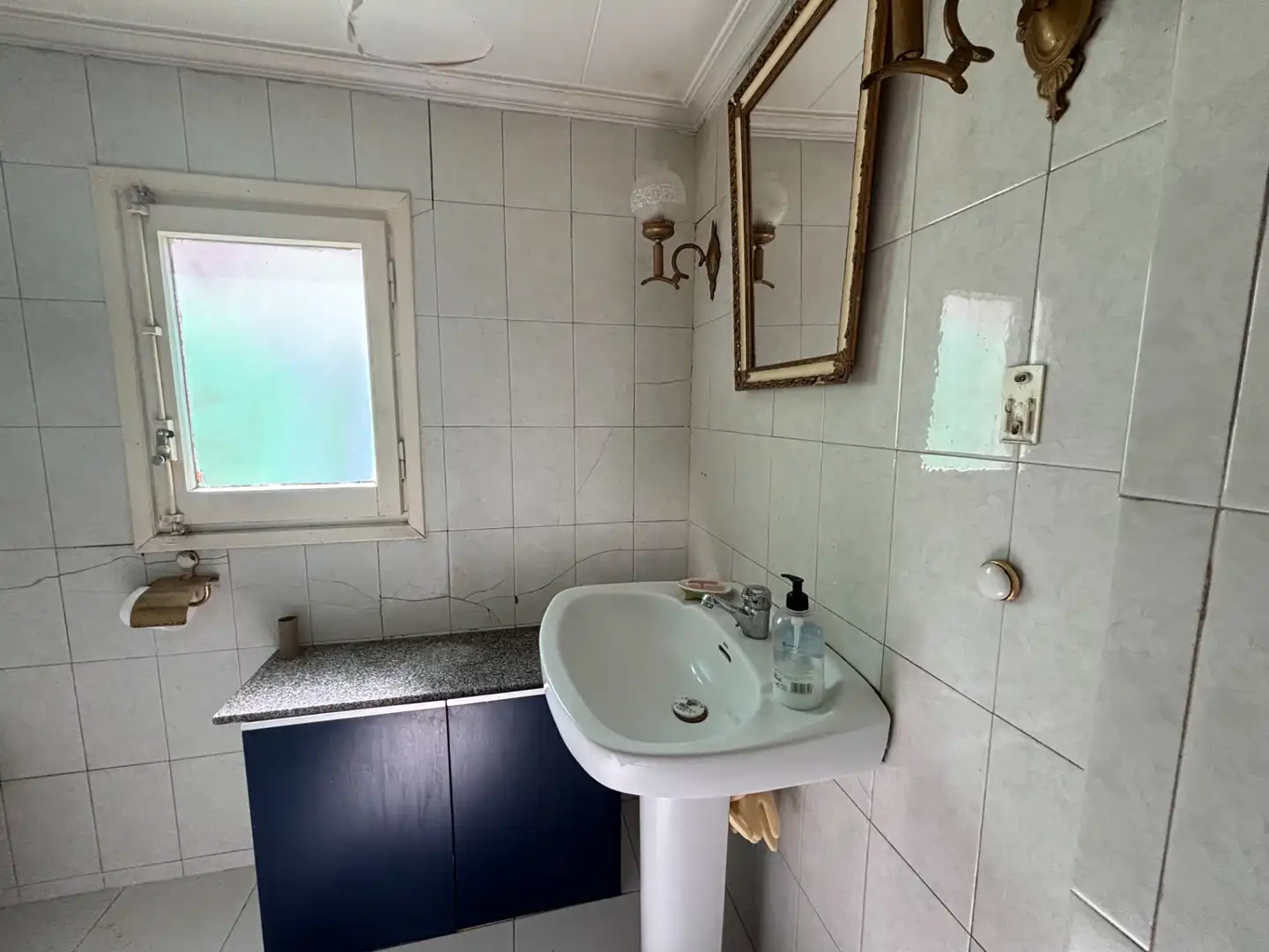 Bany de Casa o xalet en venda en Monegrillo amb Jardí privat, Terrassa i Moblat