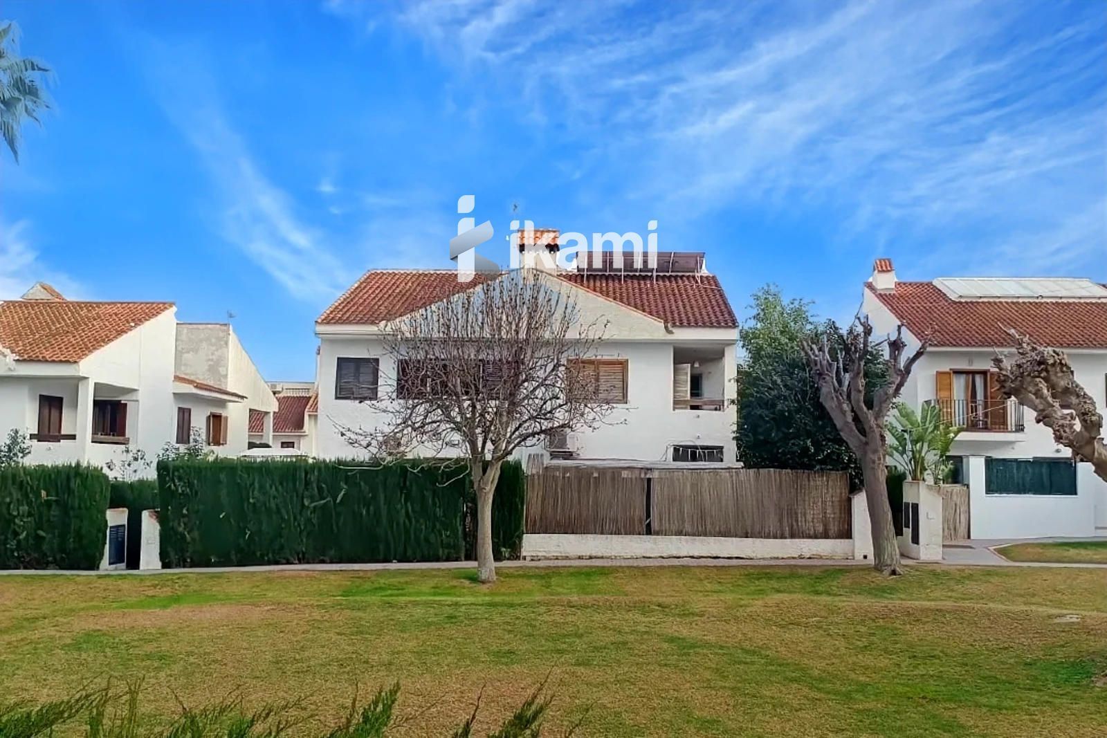 Exterior view of Single-family semi-detached for sale in L'Alfàs del Pi  with Air Conditioner, Heating and Terrace