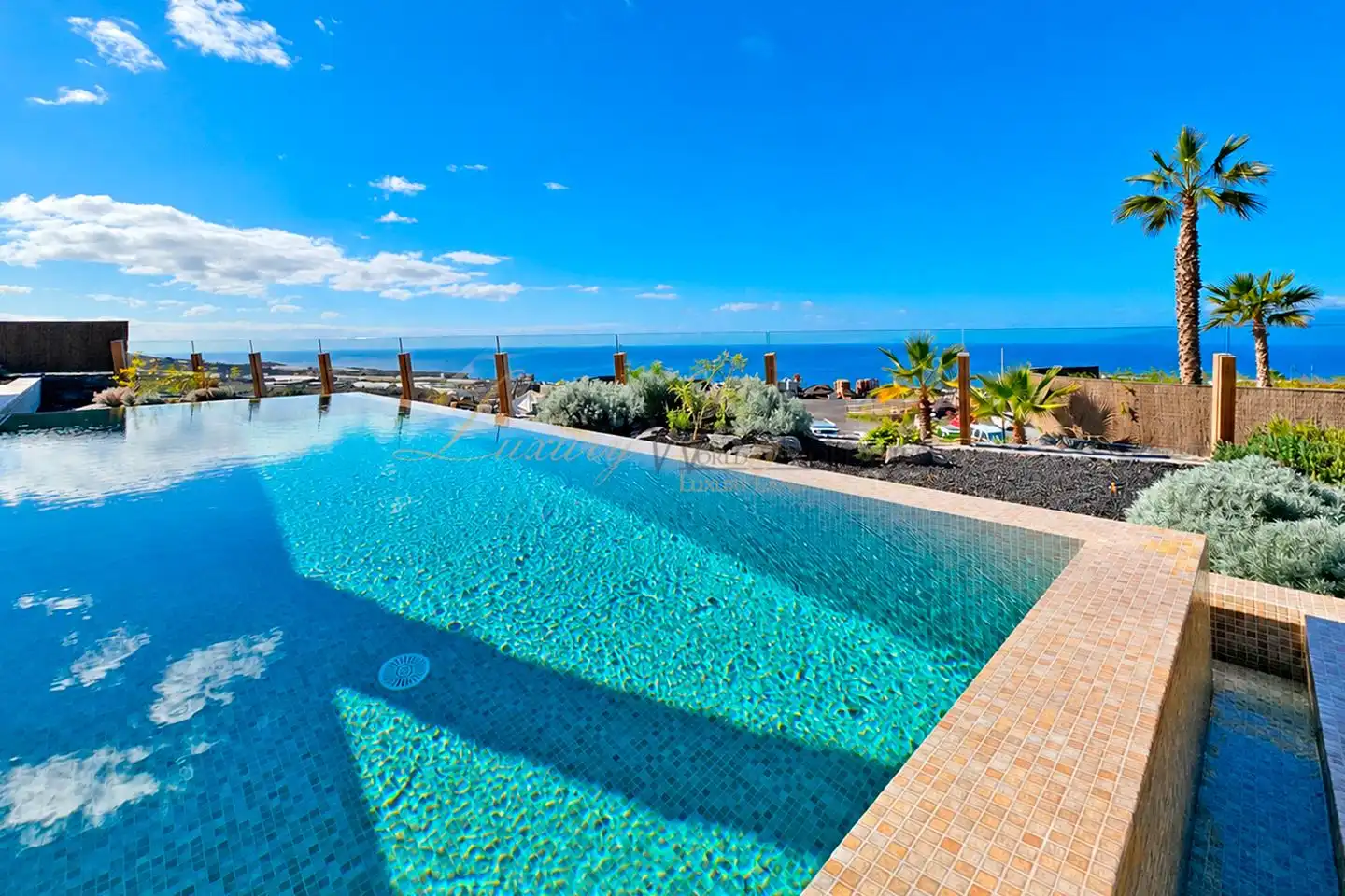 Swimming pool of Houses for sale in Abama