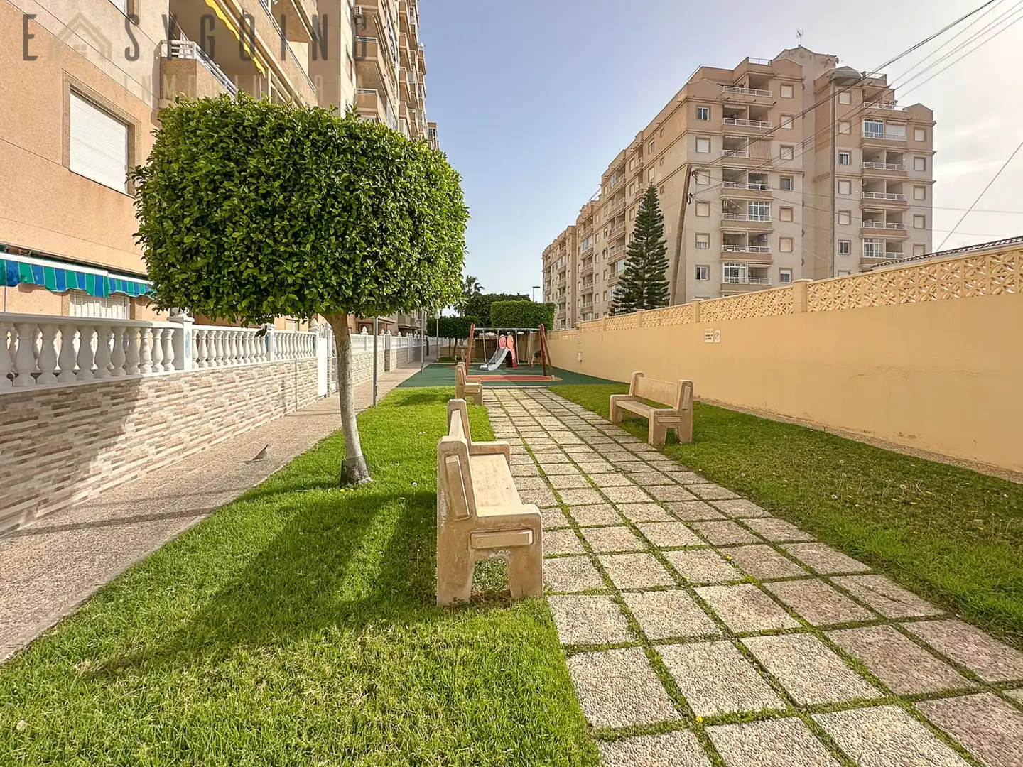 Vista exterior de Apartamento en venta en Torrevieja con Terraza y Piscina comunitaria