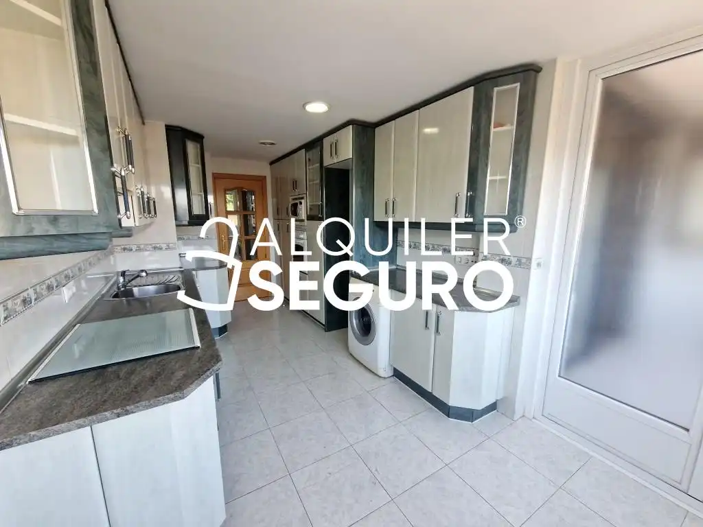 Kitchen of Flat for rent in Fuenlabrada  with Air Conditioner, Heating and Terrace