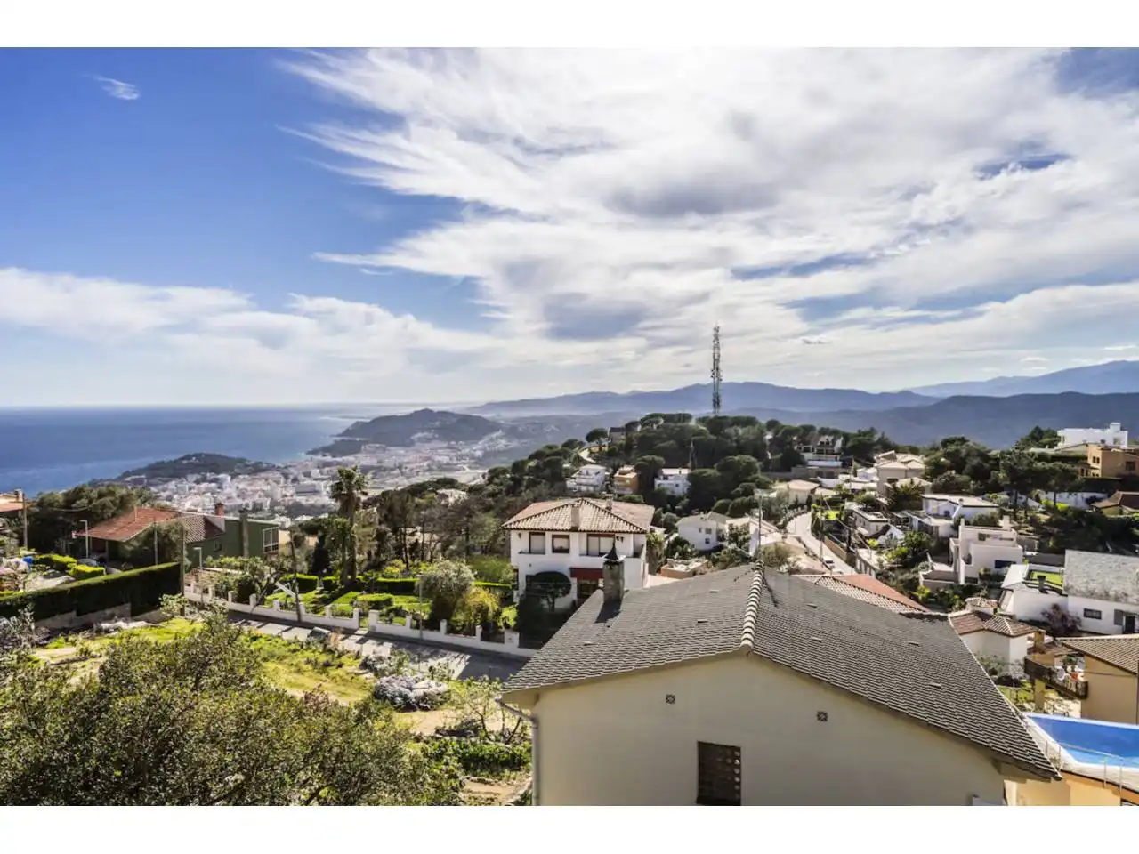 Vista exterior de Casa o xalet en venda en Lloret de Mar amb Aire condicionat, Calefacció i Jardí privat