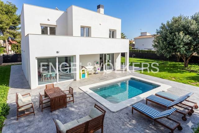 Casa-chalet en Venta en Santa Eufemia