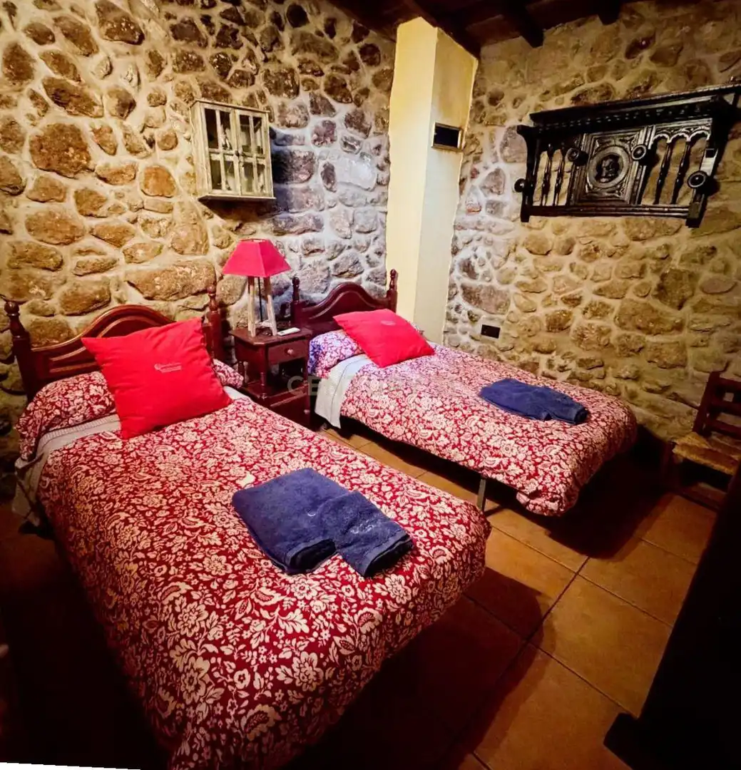 Schlafzimmer von Country house zum Verkauf in Villamiel mit Klimaanlage, Mikrowelle und Fernseher