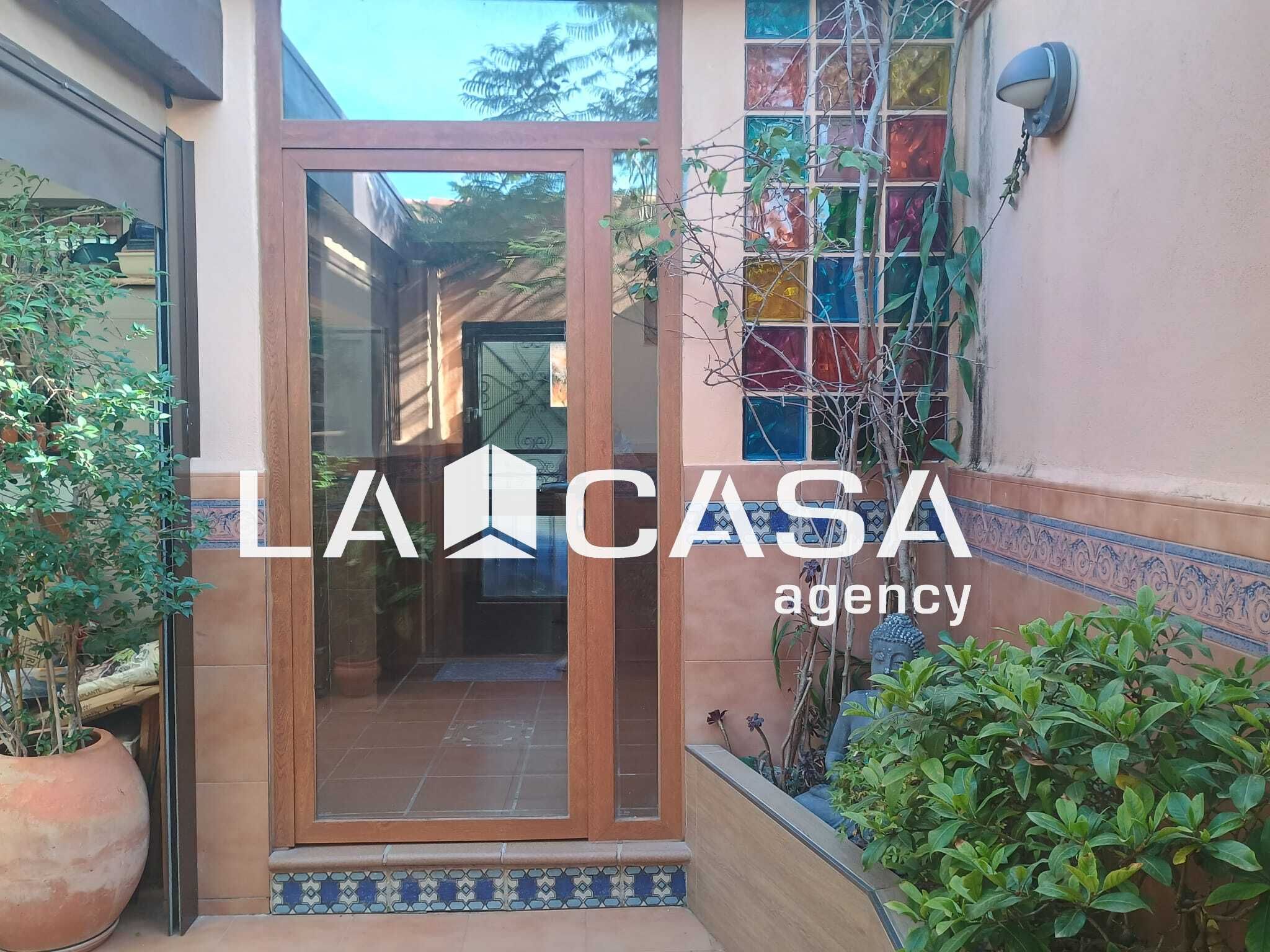 Exterior view of Single-family semi-detached for sale in Algeciras  with Storage room