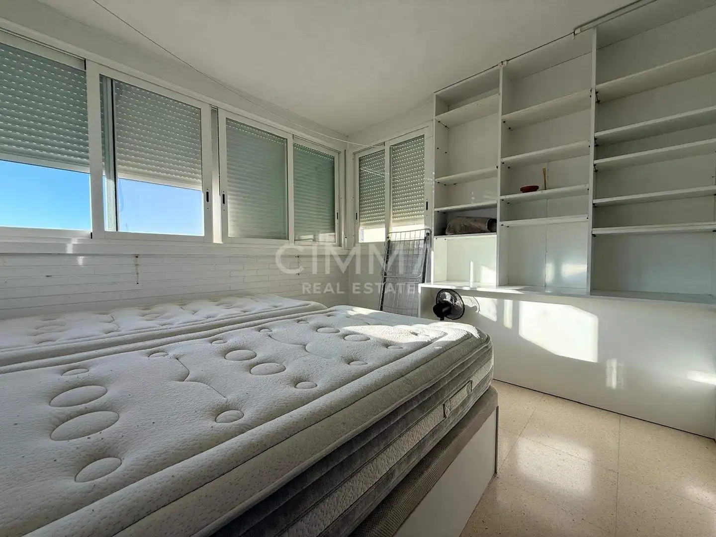 Dormitori de Apartament en venda en Benidorm amb Aire condicionat, Jardí privat i Terrassa