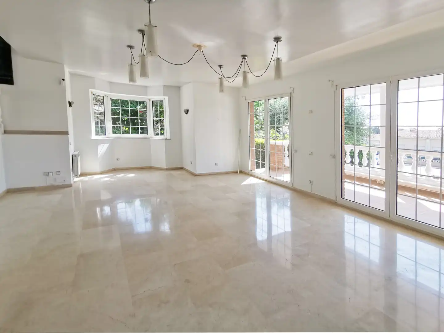 Comedor de Casa o chalet en venta en Sant Vicenç de Montalt con Aire acondicionado, Calefacción y Jardín privado