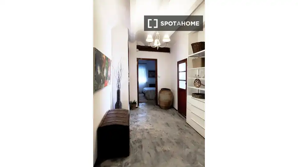 Flat for rent in Bolbaite  with Air Conditioner, Heating and Furnished