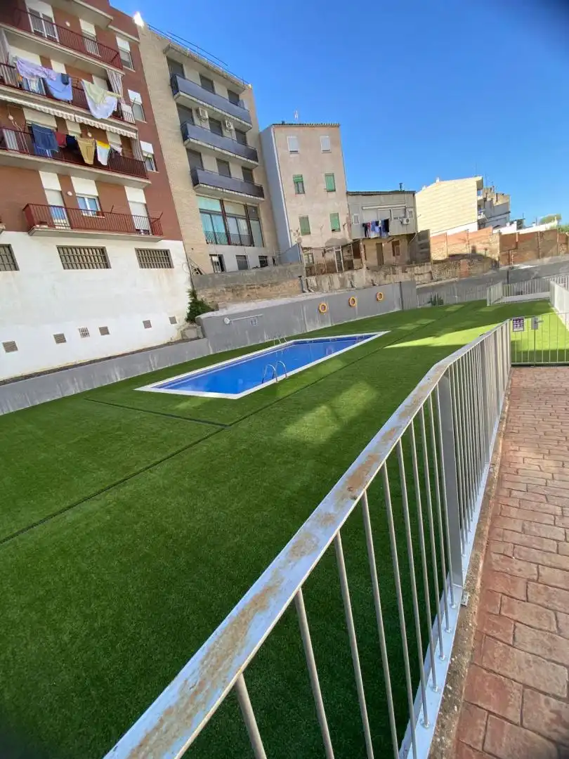 Piscina de Pis en venda en Manresa amb Calefacció, Piscina i Moblat