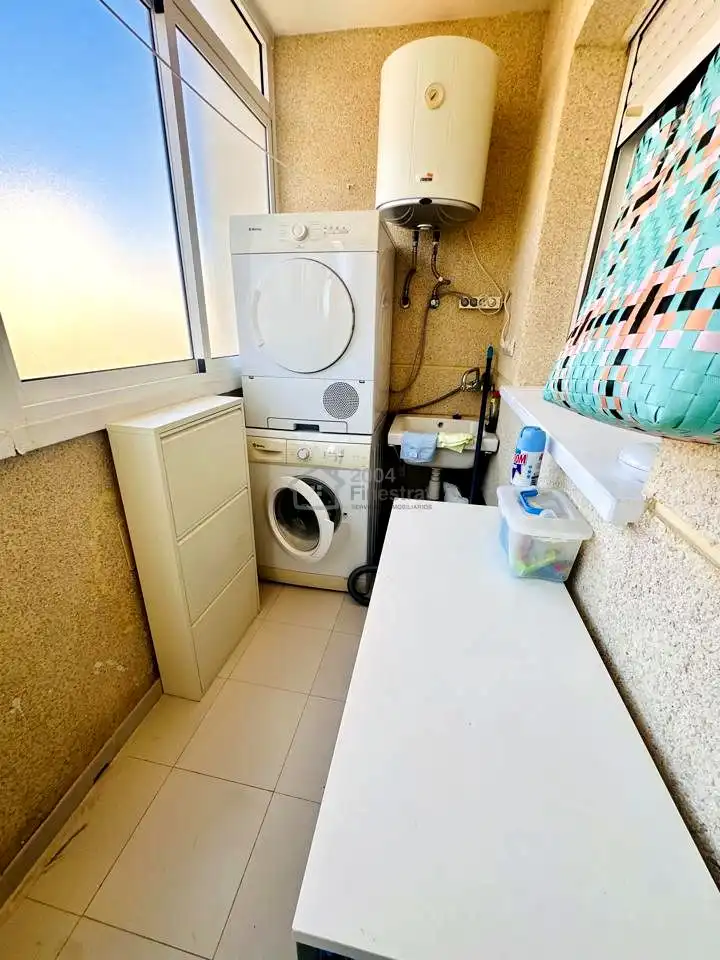 Vista exterior de Pis en venda en Benidorm amb Terrassa, Moblat i Piscina comunitària