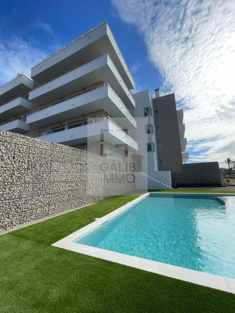 Schwimmbecken von Erdgeschoss zum Verkauf in Figueres mit Klimaanlage, Heizung und Terrasse