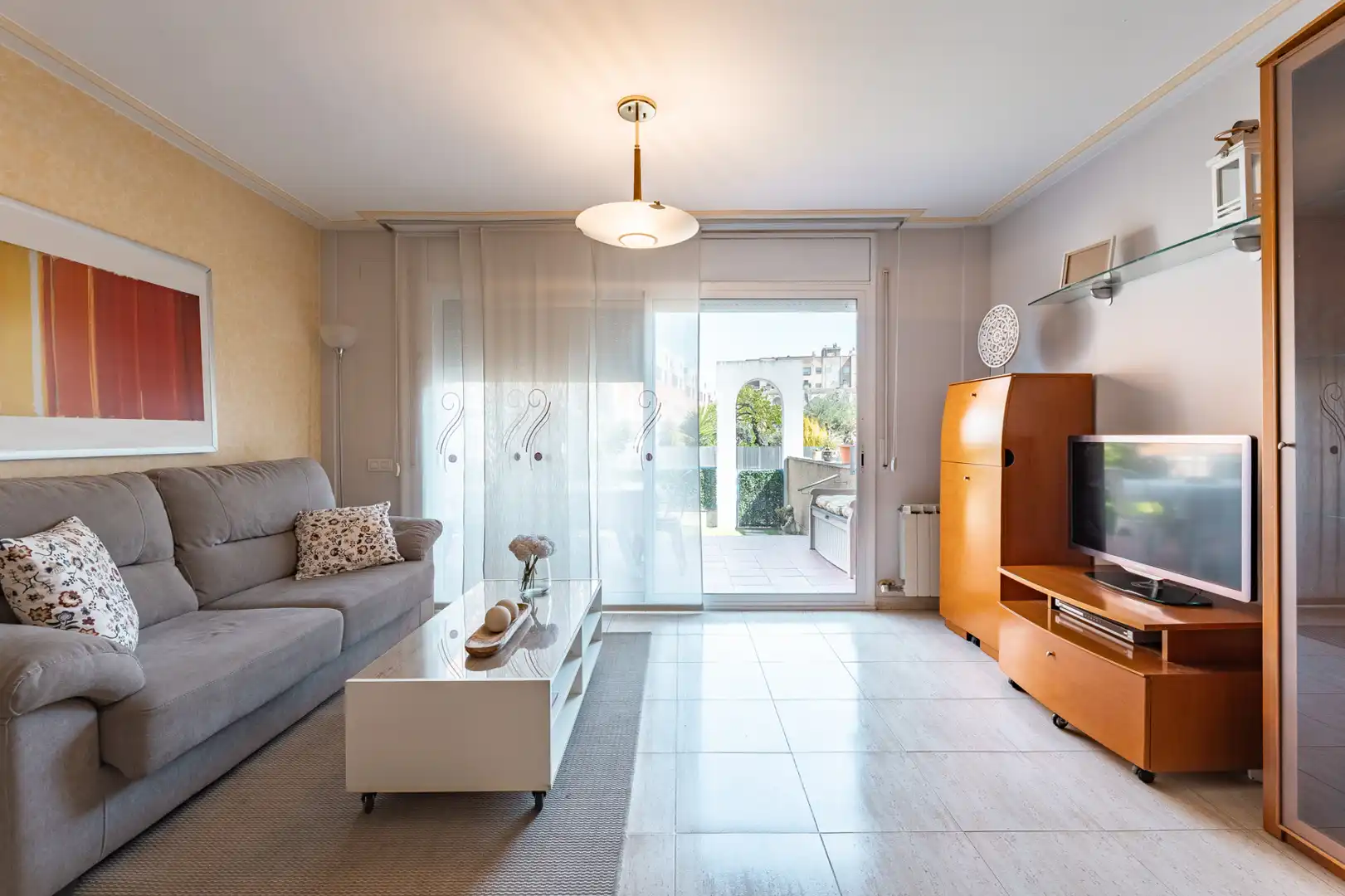 Sala de estar de Casa adosada en venta en Martorell con Aire acondicionado, Calefacción y Jardín privado