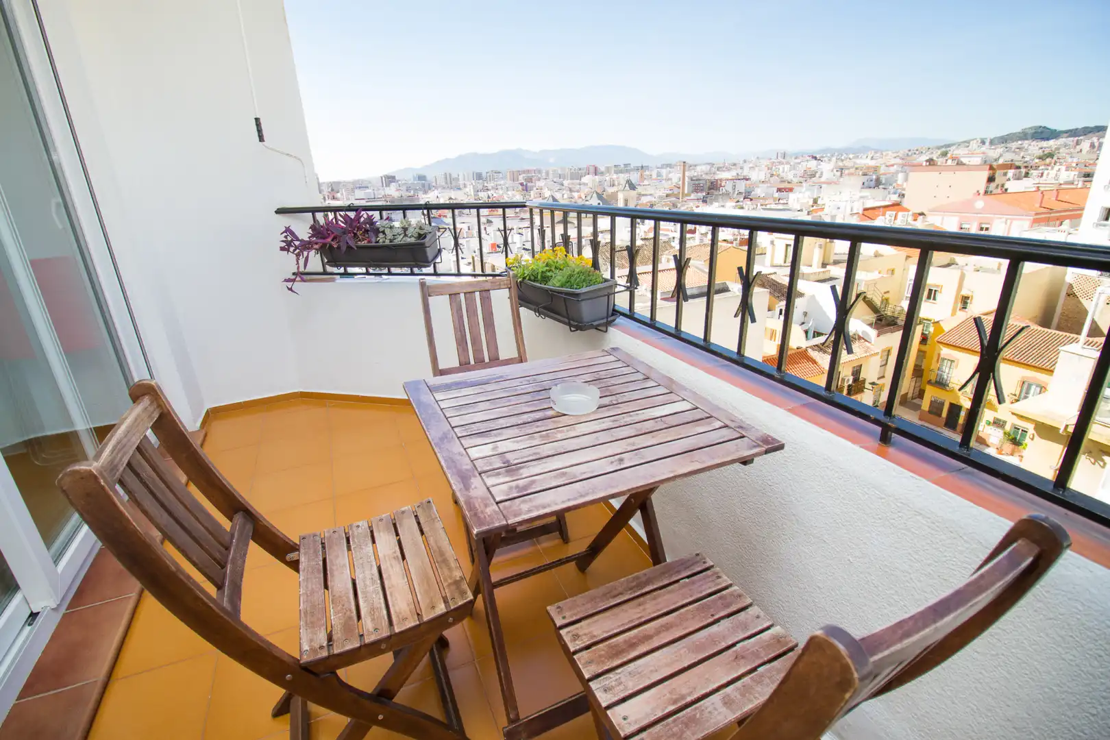 Terrace of Flat for share in Málaga  with Air Conditioner, Heating and Furnished