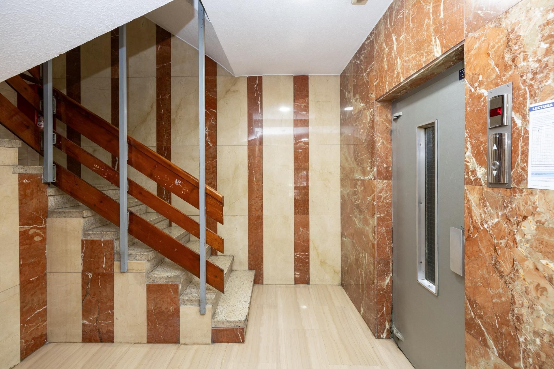 Pis en venda en  Granada Capital amb Aire condicionat i Balcó