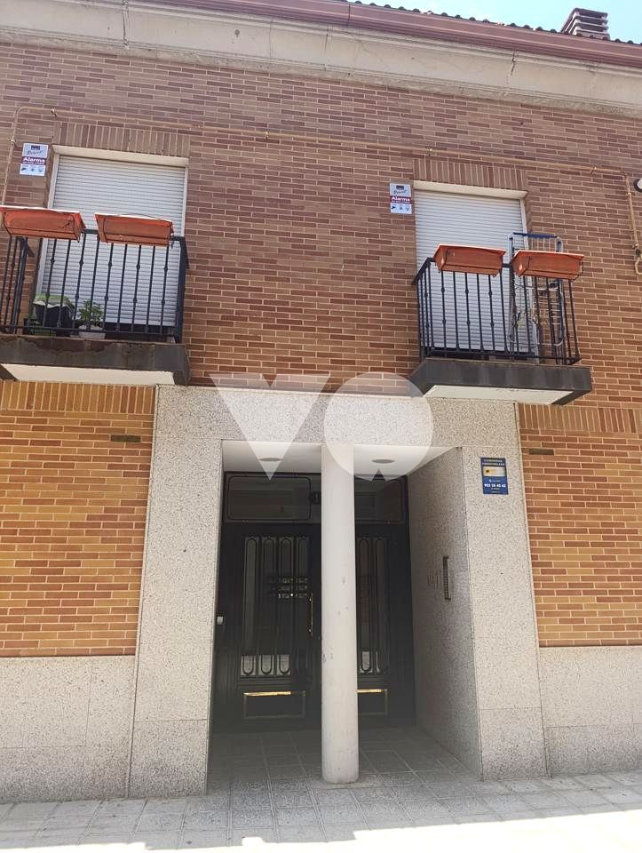 Vista exterior de Dúplex en venda en Camarma de Esteruelas amb Aire condicionat, Moblat i Balcó