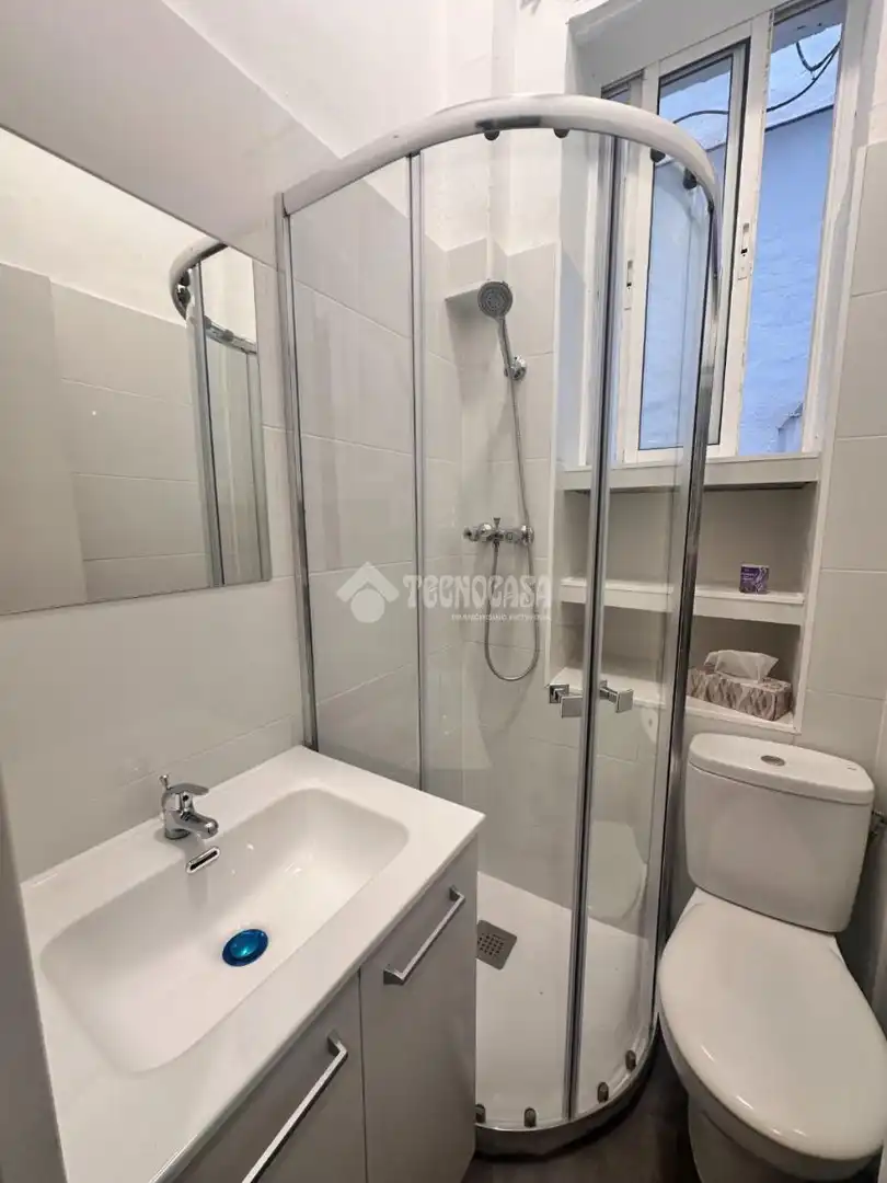Badezimmer von Wohnung zur Miete in Madrid