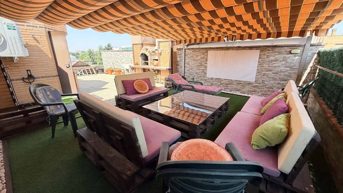 Terraza de Dúplex en venta en Madrid con Aire acondicionado, Calefacción y Parquet