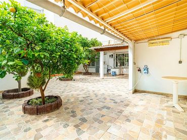 Baixos amb jardí en venda a Nord