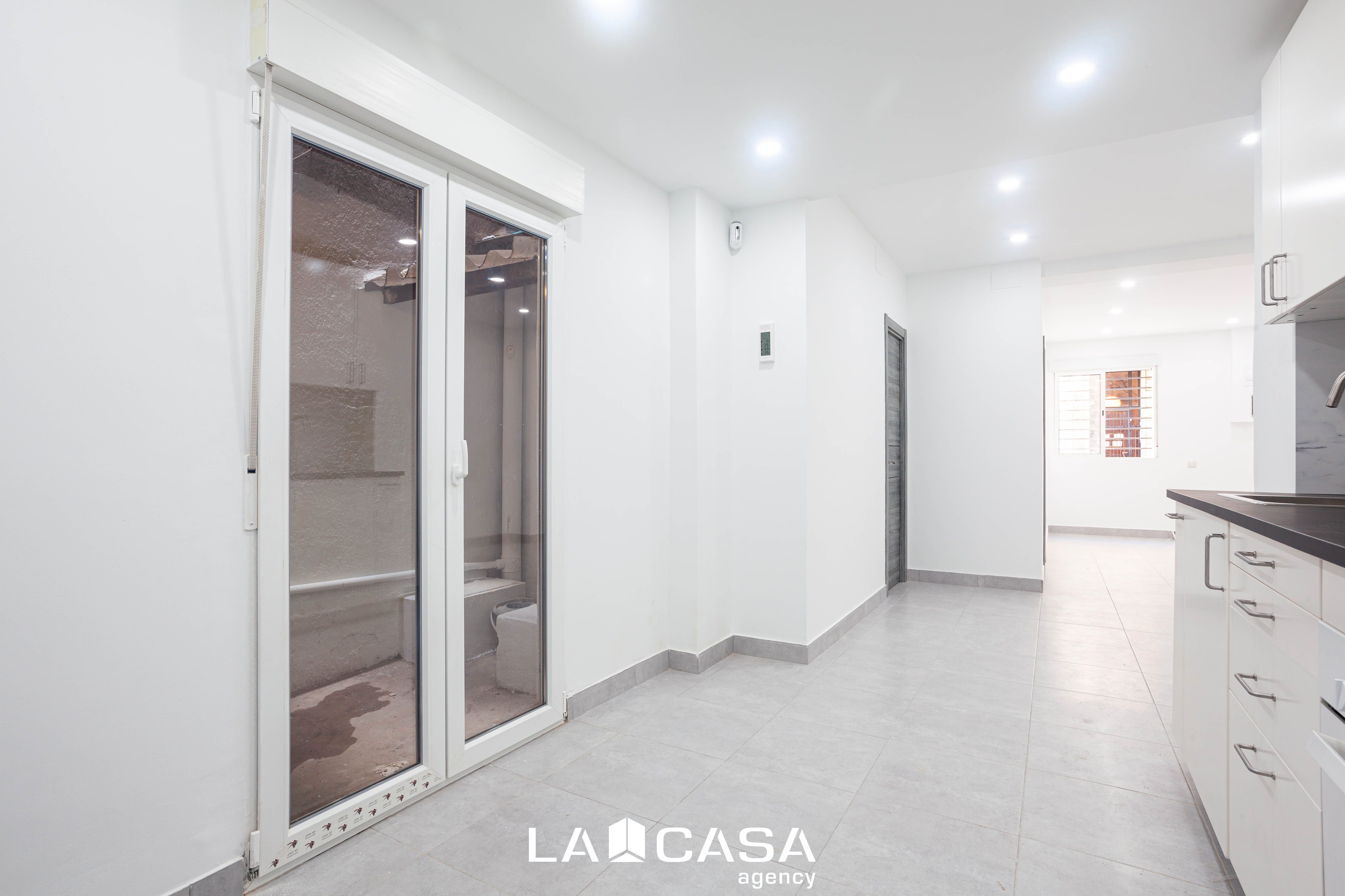 Planta baja for sale in  Barcelona Capital  with Heating