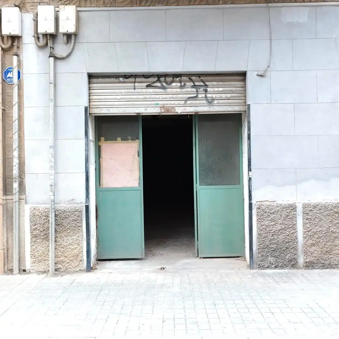 Vista exterior de Local en venta en Barcelona