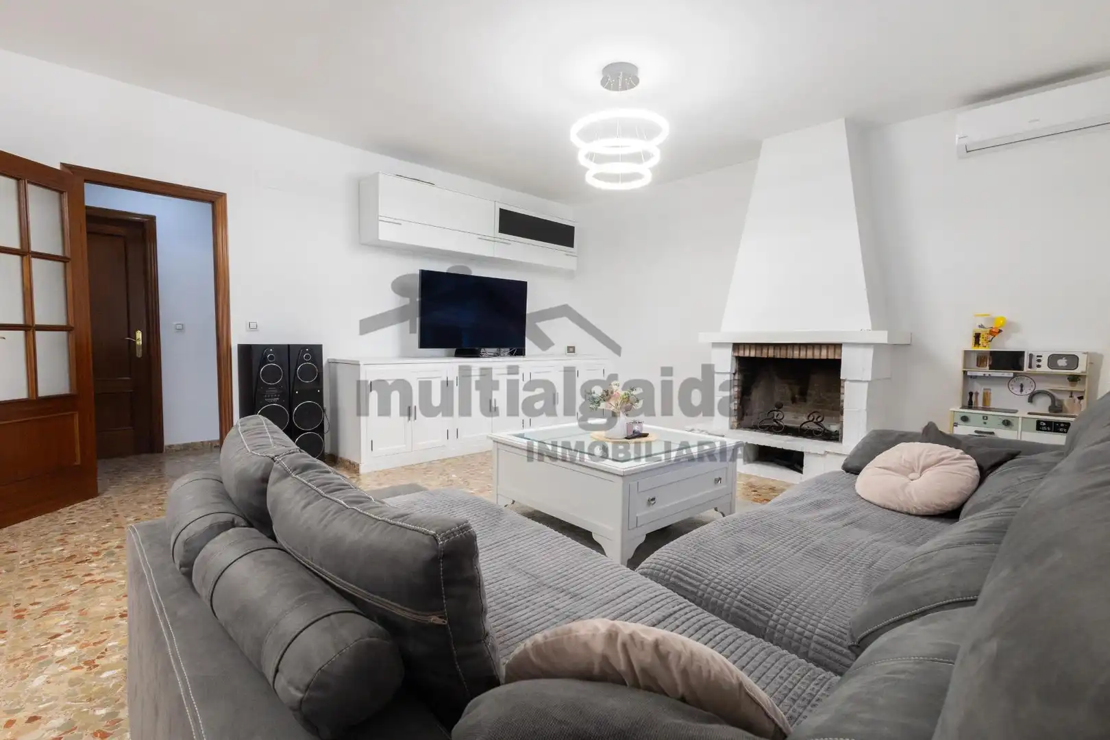 Sala d'estar de Casa o xalet en venda en Sanlúcar de Barrameda amb Jardí privat, Terrassa i Traster