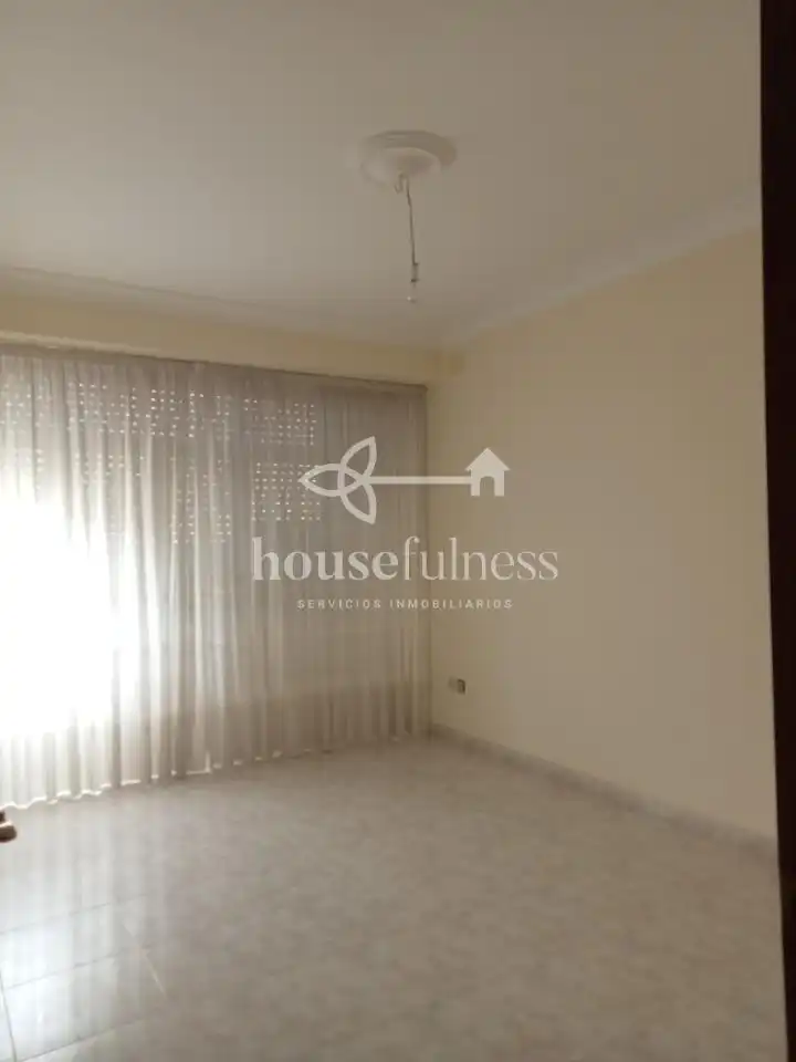 Habitación de Edificio en venta en Fene