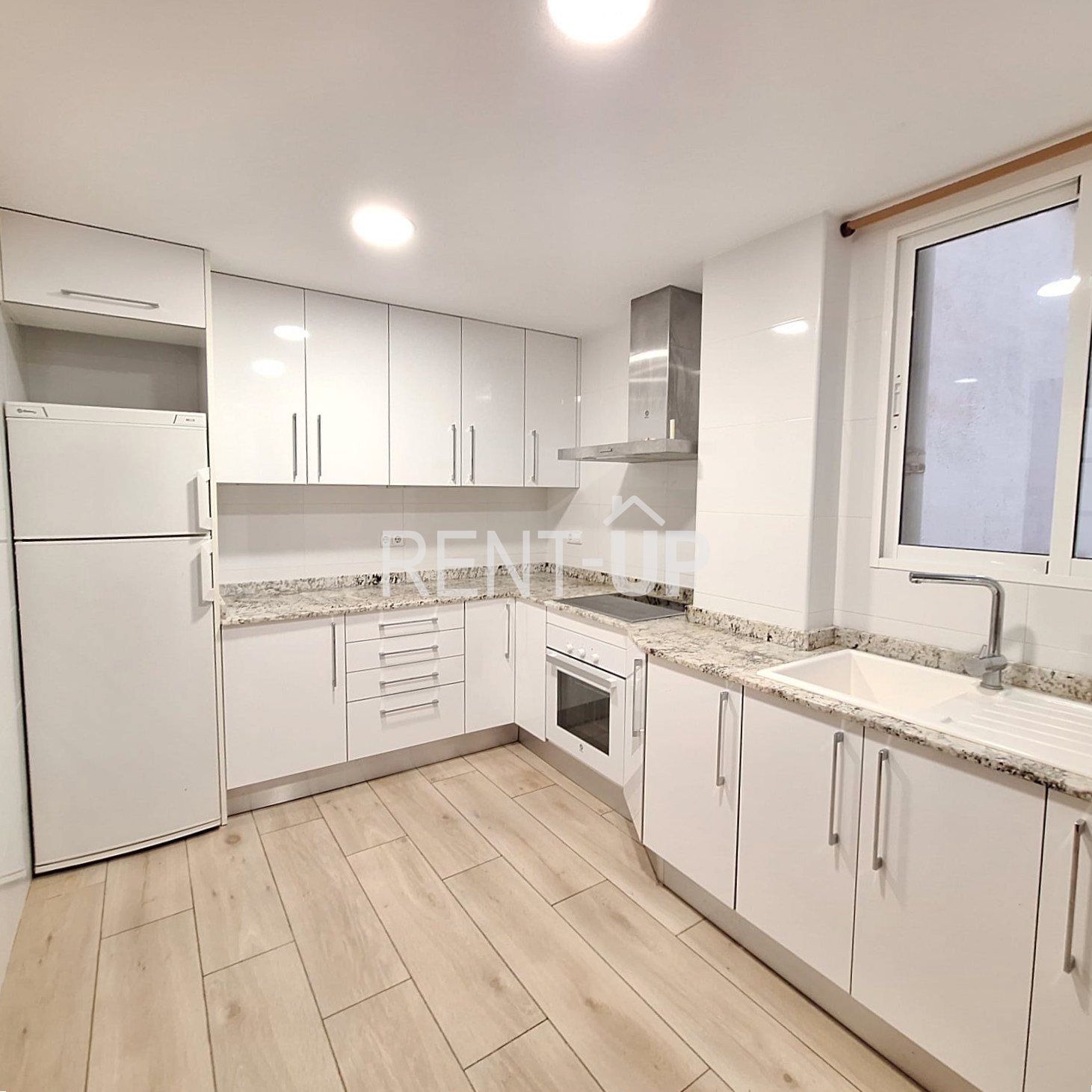 Cuina de Pis de lloguer en Xàtiva amb Forn, Microones i Balcó