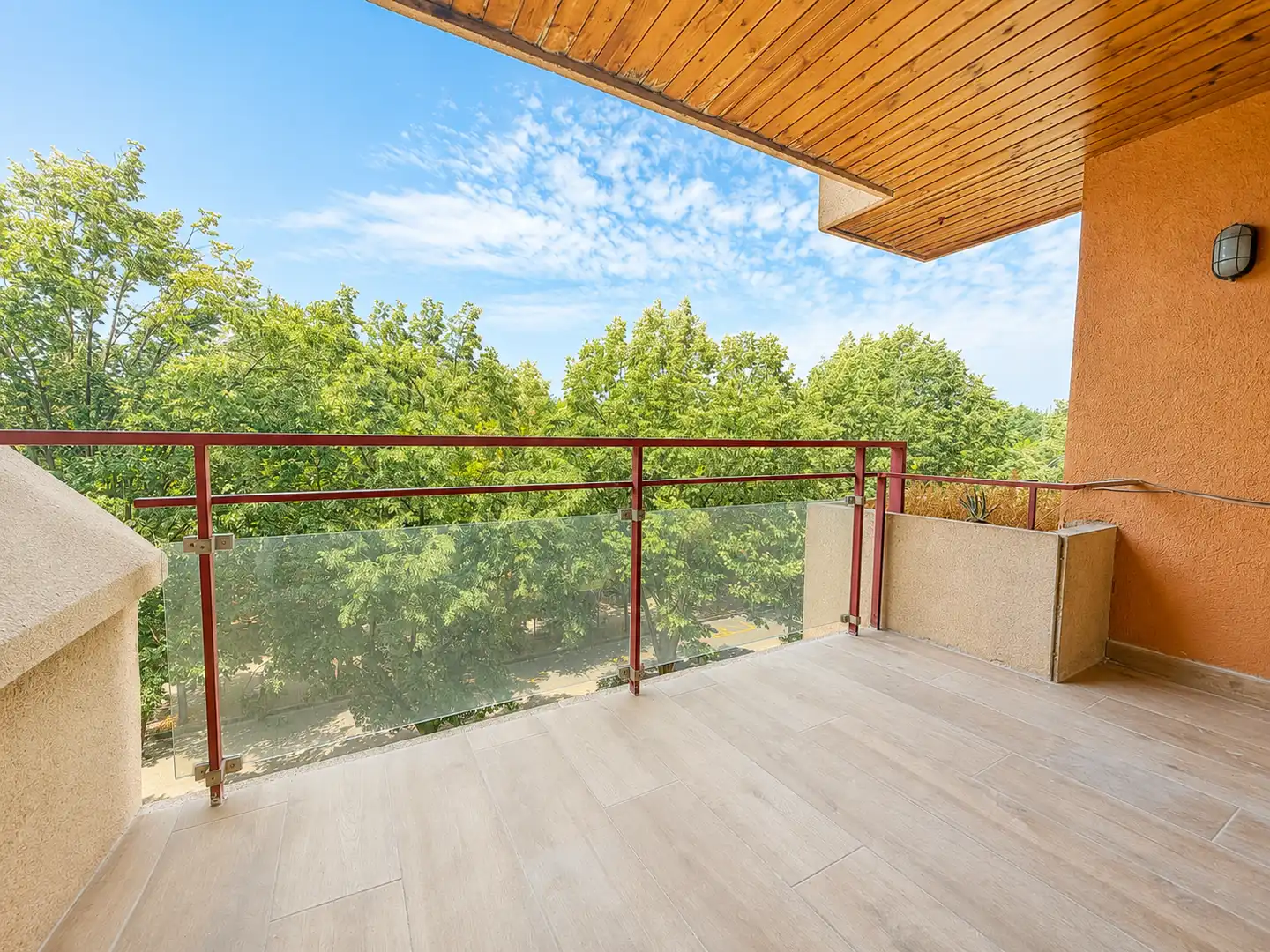Flat with lift to rent in Centre