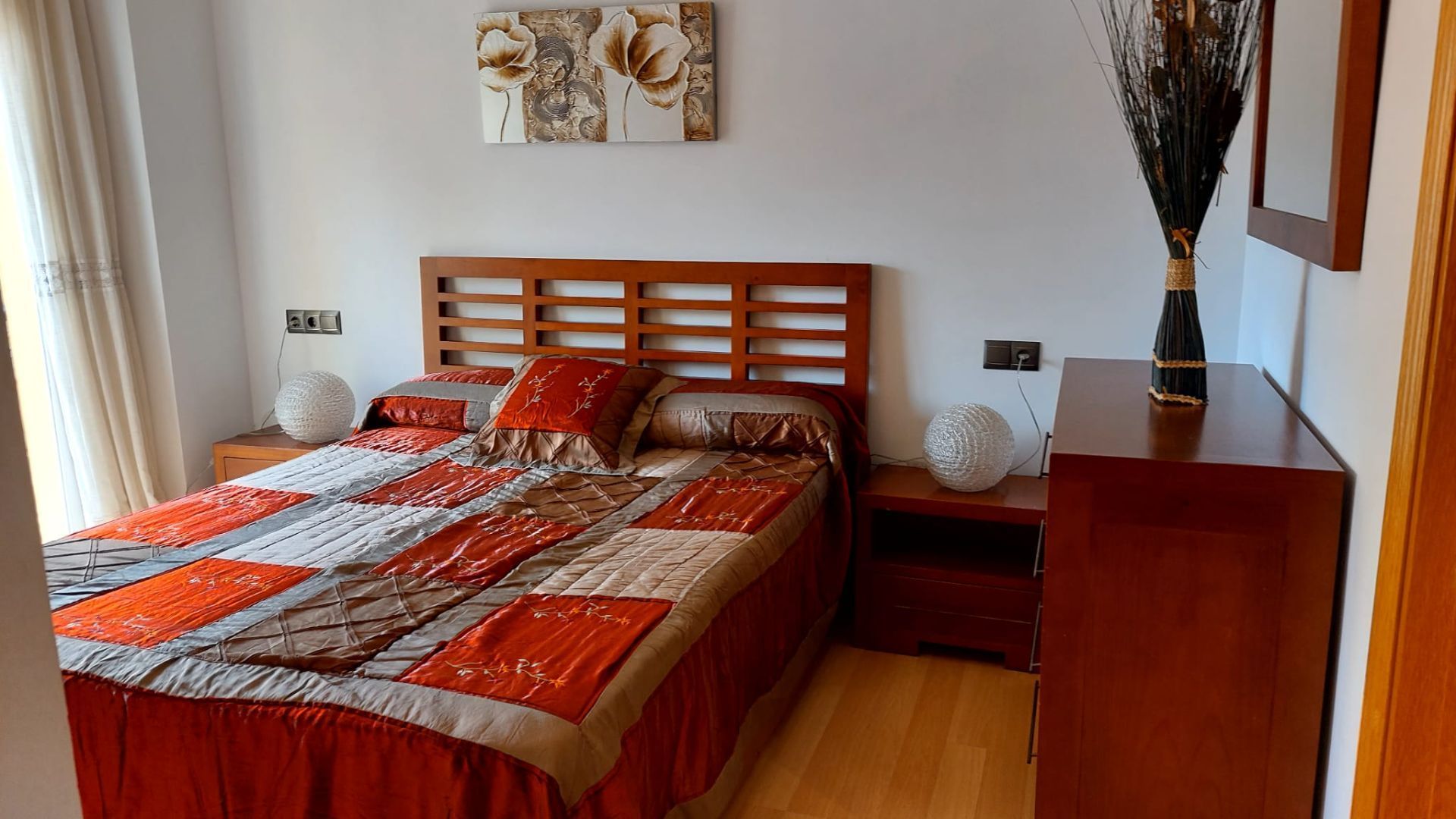 Habitación de Apartamento de alquiler en Benalmádena con Terraza y Piscina comunitaria