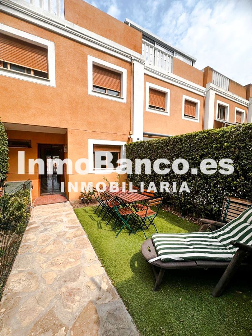 Jardín de Casa o chalet en venta en Chiva con Jardín privado, Terraza y Piscina comunitaria