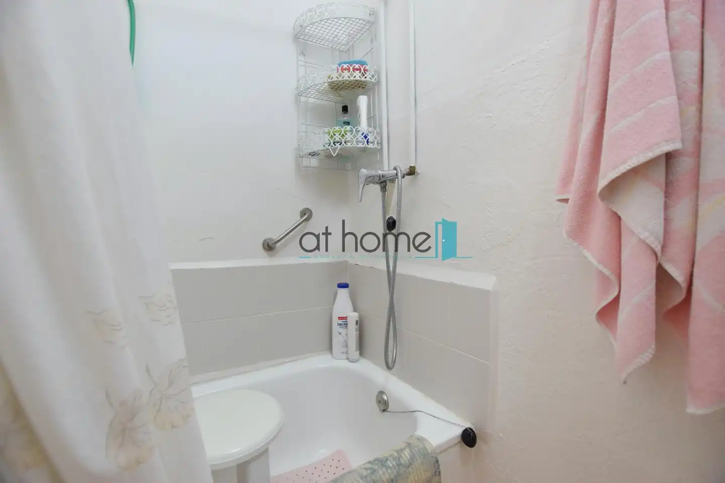 Baño de Finca rústica en venta en Castellnovo con Terraza y Amueblado