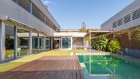 Piscina de Casa o xalet en venda en Sant Cugat del Vallès amb Aire condicionat, Calefacció i Jardí privat