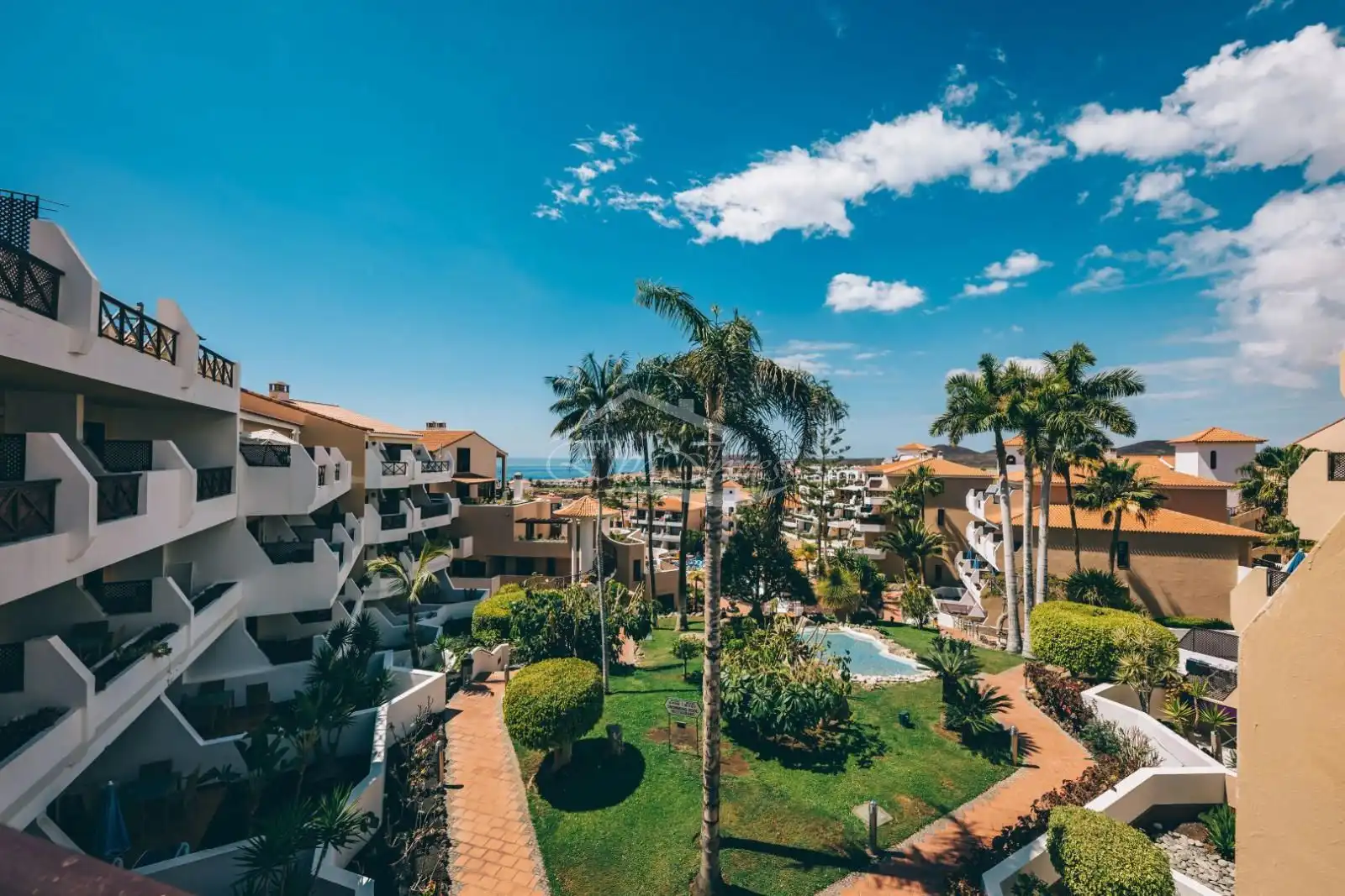Außenansicht von Wohnung zum Verkauf in San Miguel de Abona mit Klimaanlage, Terrasse und Schwimmbad