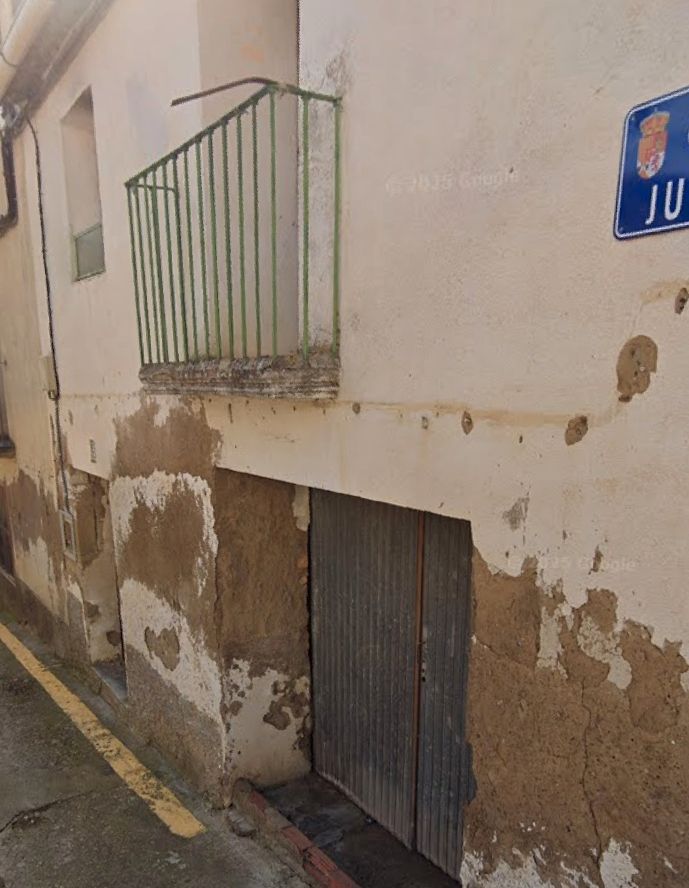 Vista exterior de Casa o xalet en venda en Luna amb Balcó