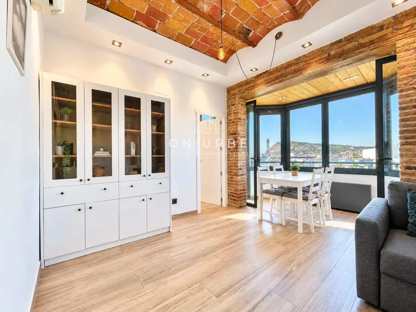 Piso con terraza en venta en Joan de Borbo Comte Barce, imagen 11