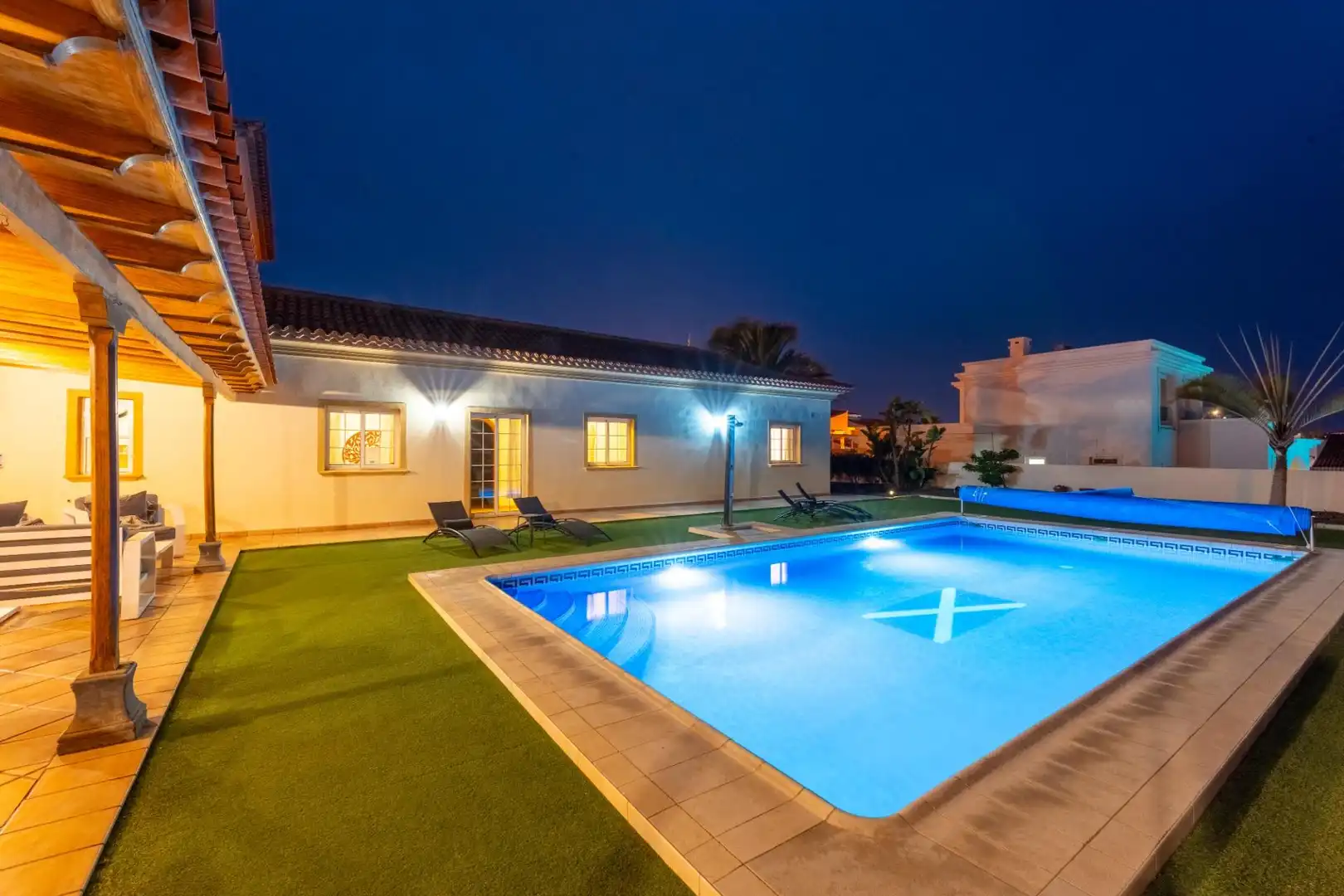Swimming pool of Houses for sale in San Miguel de Abona  with Air Conditioner, Private garden and Terrace