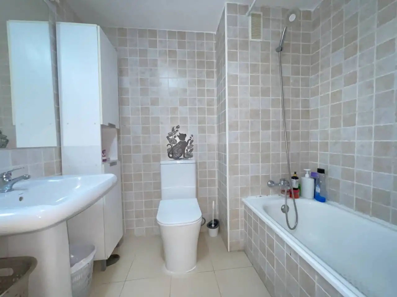 Baño de Piso en venta en Marbella con Aire acondicionado, Calefacción y Terraza