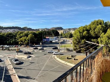 Flat with balcony for sale in MARTINEZ DE LA ROSA 132