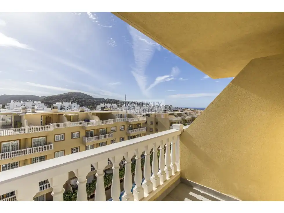 Außenansicht von Wohnung zum Verkauf in Arona mit Terrasse und Schwimmbad
