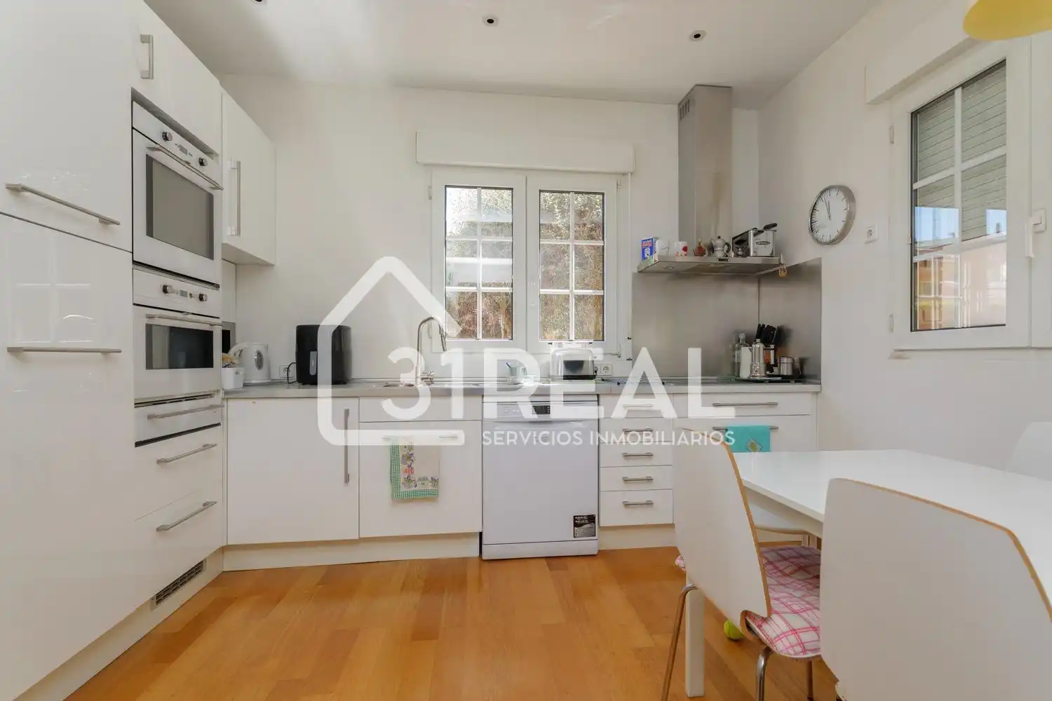 Cocina de Casa o chalet en venta en Madrid con Aire acondicionado, Calefacción y Jardín privado