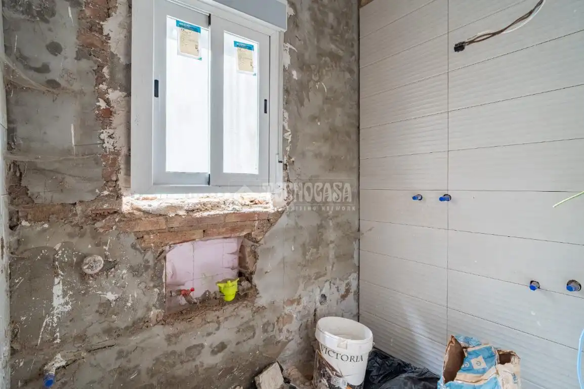Bathroom of Flat for sale in Granada